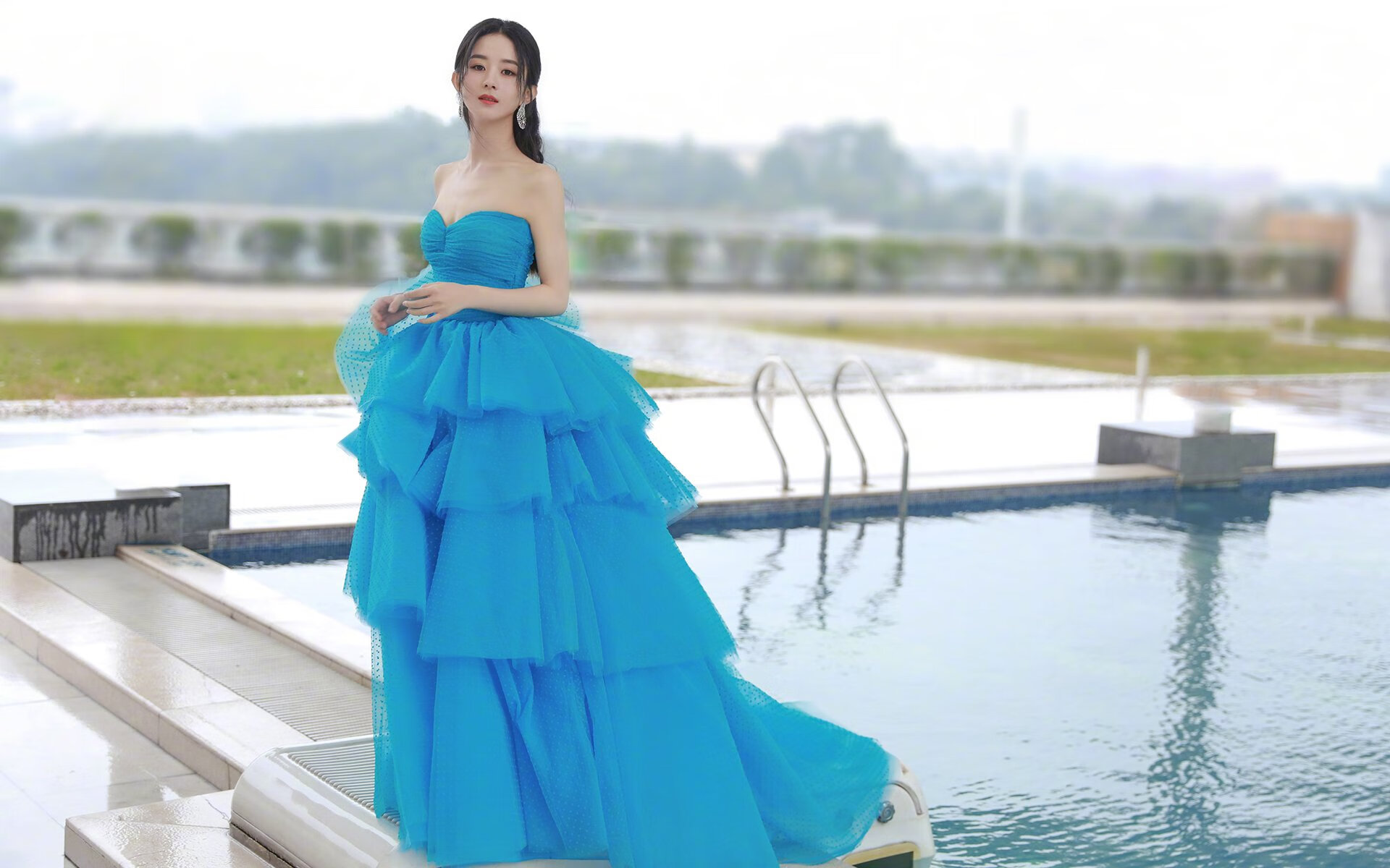 绿茵场没有硝烟,当穆勒的掌声淹没争议,伊朗用足球击穿巴黎看台